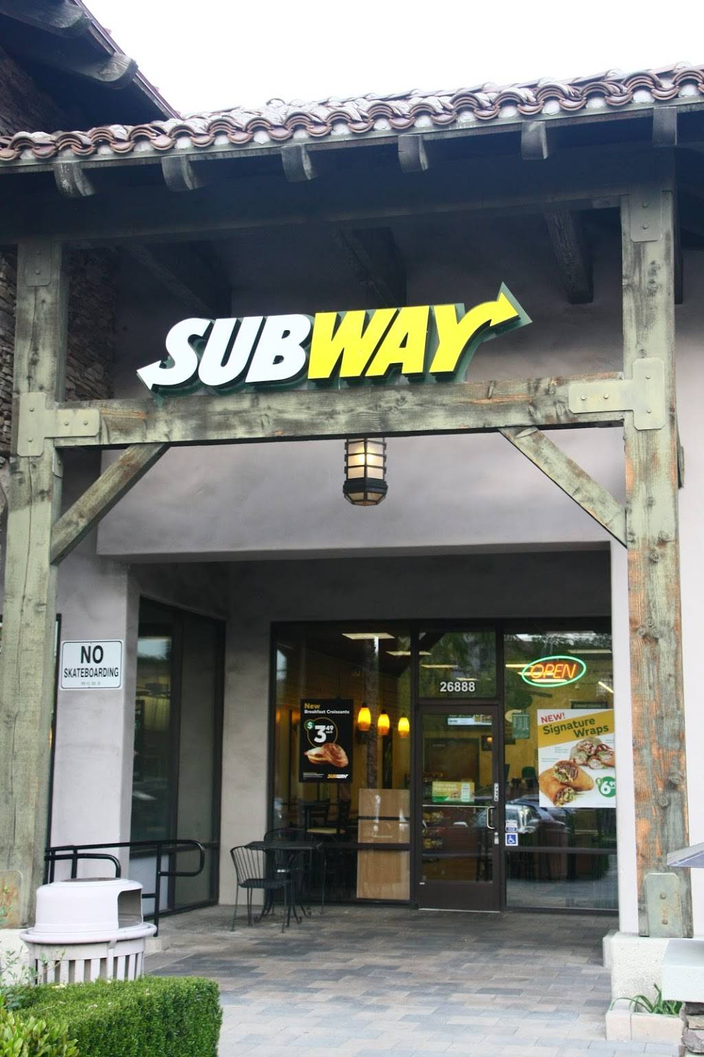 Subway Restaurants | restaurant | 26888 The Old Rd, Valencia, CA 91381, USA | 6612559991 OR +1 661-255-9991