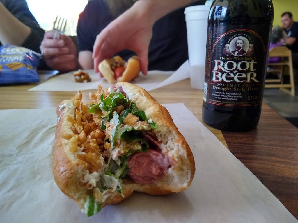 Mad Dogz | restaurant | 3916 W River Dr NE, Comstock Park, MI 49321, USA | 6166479449 OR +1 616-647-9449