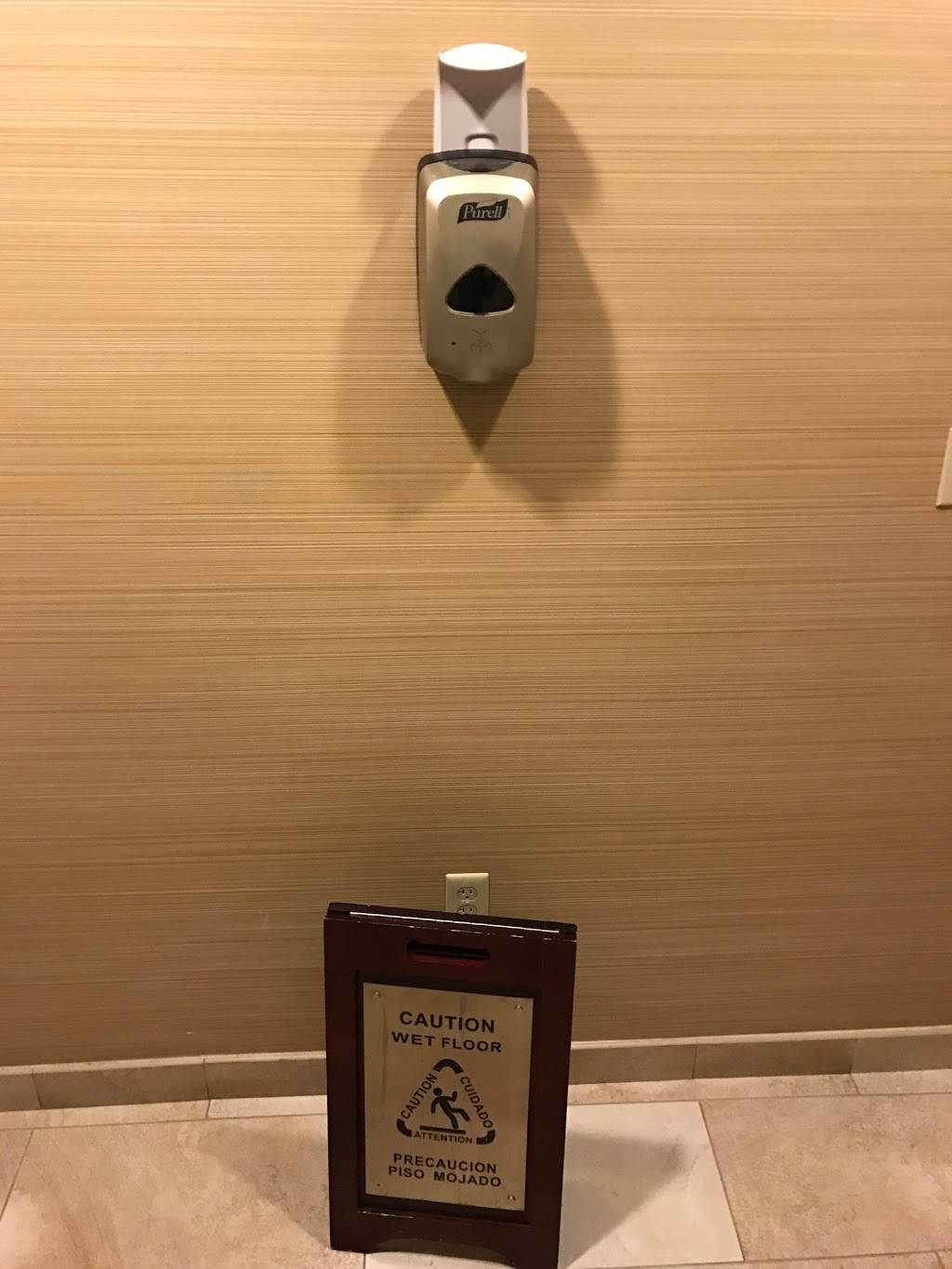 The Bistro – Eat. Drink. Connect.® | restaurant | 600 U.S Hwy 1 & 9 S, Newark, NJ 07114, USA | 9736438500 OR +1 973-643-8500