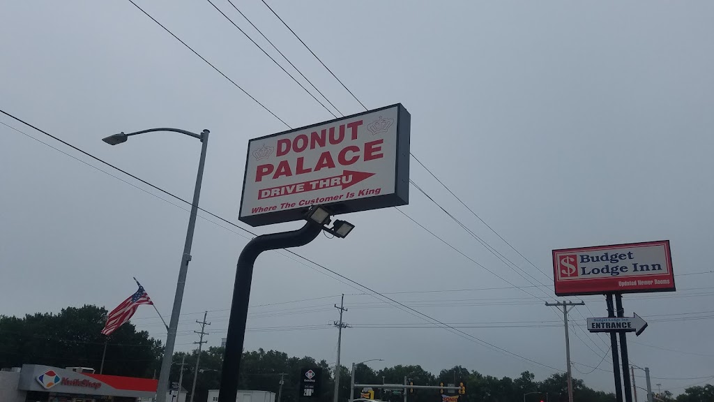 The Donut Palace | restaurant | 1406 N Buckeye Ave, Abilene, KS 67410, USA | 7852633489 OR +1 785-263-3489