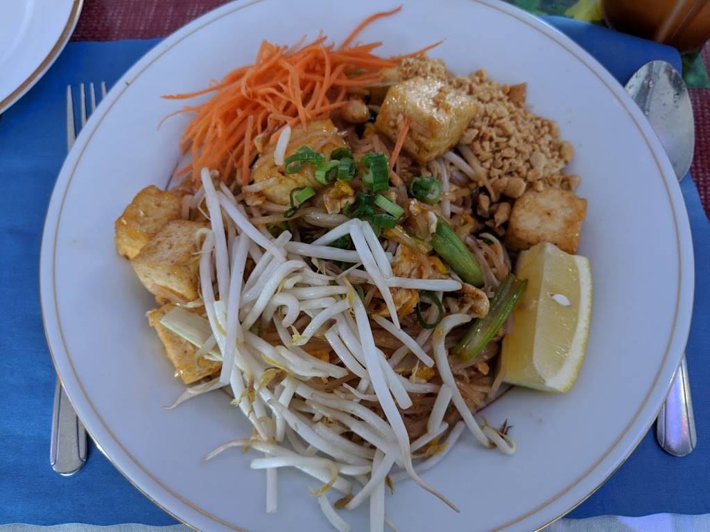 Tuk Tuk Thai Food | restaurant | 254 Shore Rd, Bourne, MA 02532, USA | 7743024358 OR +1 774-302-4358