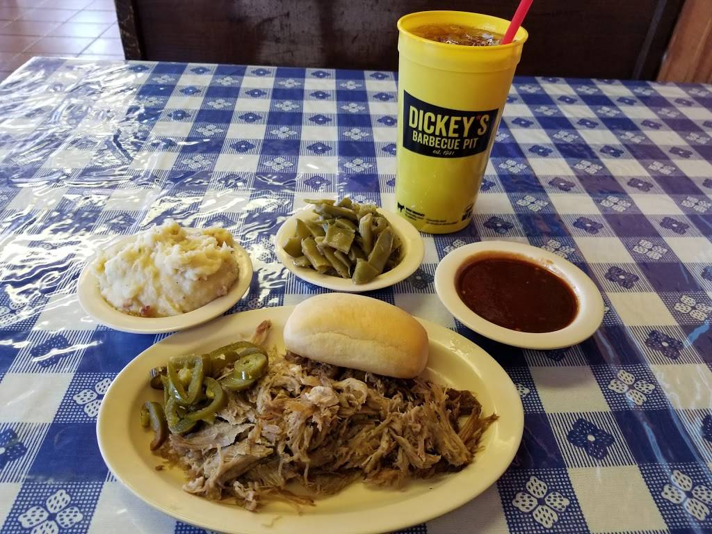 Dickeys Barbecue Pit | restaurant | 3254 Irving Blvd, Dallas, TX 75247, USA | 2146385123 OR +1 214-638-5123