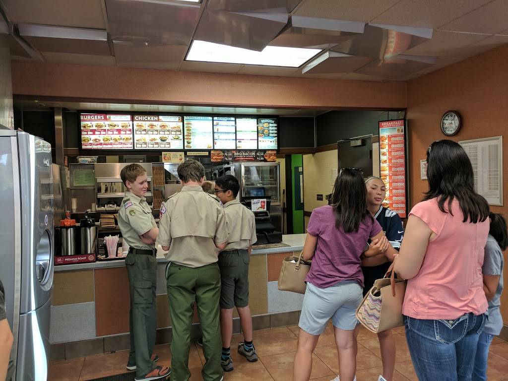 Jack in the Box | restaurant | 13751 Mono Way, Sonora, CA 95370, USA | 2095322900 OR +1 209-532-2900