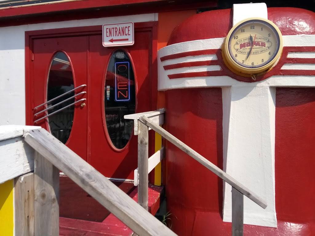 Bridgeview Diner | restaurant | 110 W Central Ave, Mackinaw City, MI 49701, USA | 2314365339 OR +1 231-436-5339