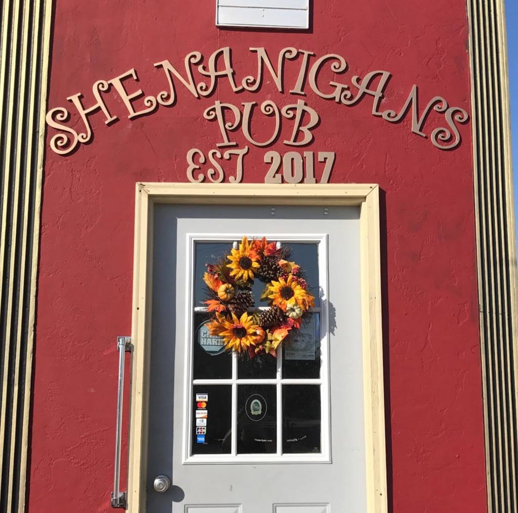 Shenanigans Pub | restaurant | 101 W Station St, St Anne, IL 60964, USA | 8154220398 OR +1 815-422-0398