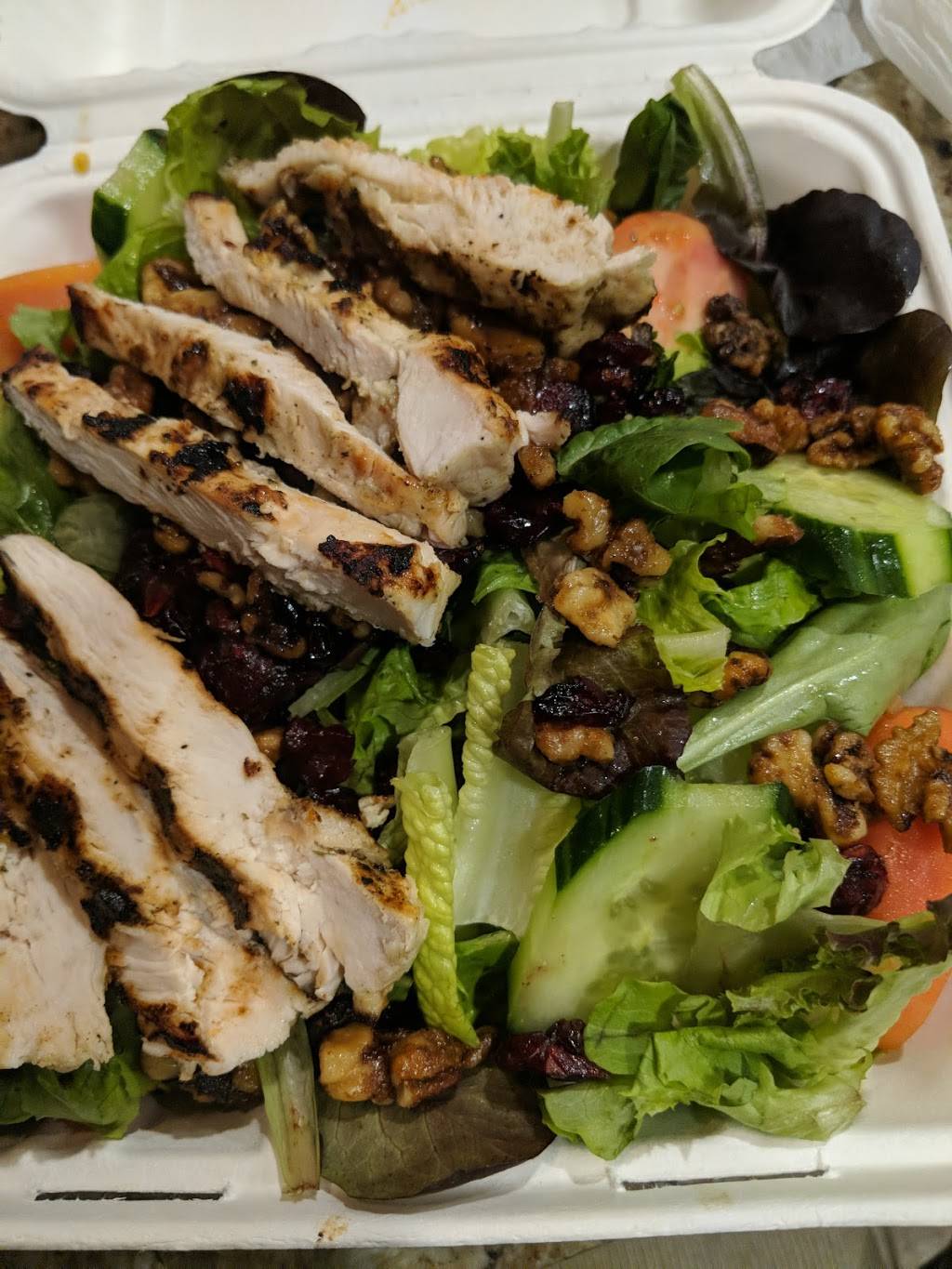 Warrens Place | restaurant | 27 Pleasant St, South Weymouth, MA 02190, USA | 7813317575 OR +1 781-331-7575