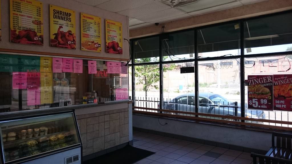 Wings N Fins | restaurant | 1751 E 75th St, Chicago, IL 60649, USA | 7732560800 OR +1 773-256-0800