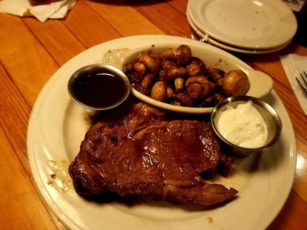 Pelicans Steak & Seafood | restaurant | 130 Shadow Mountain Dr, El Paso, TX 79912, USA | 9155811392 OR +1 915-581-1392