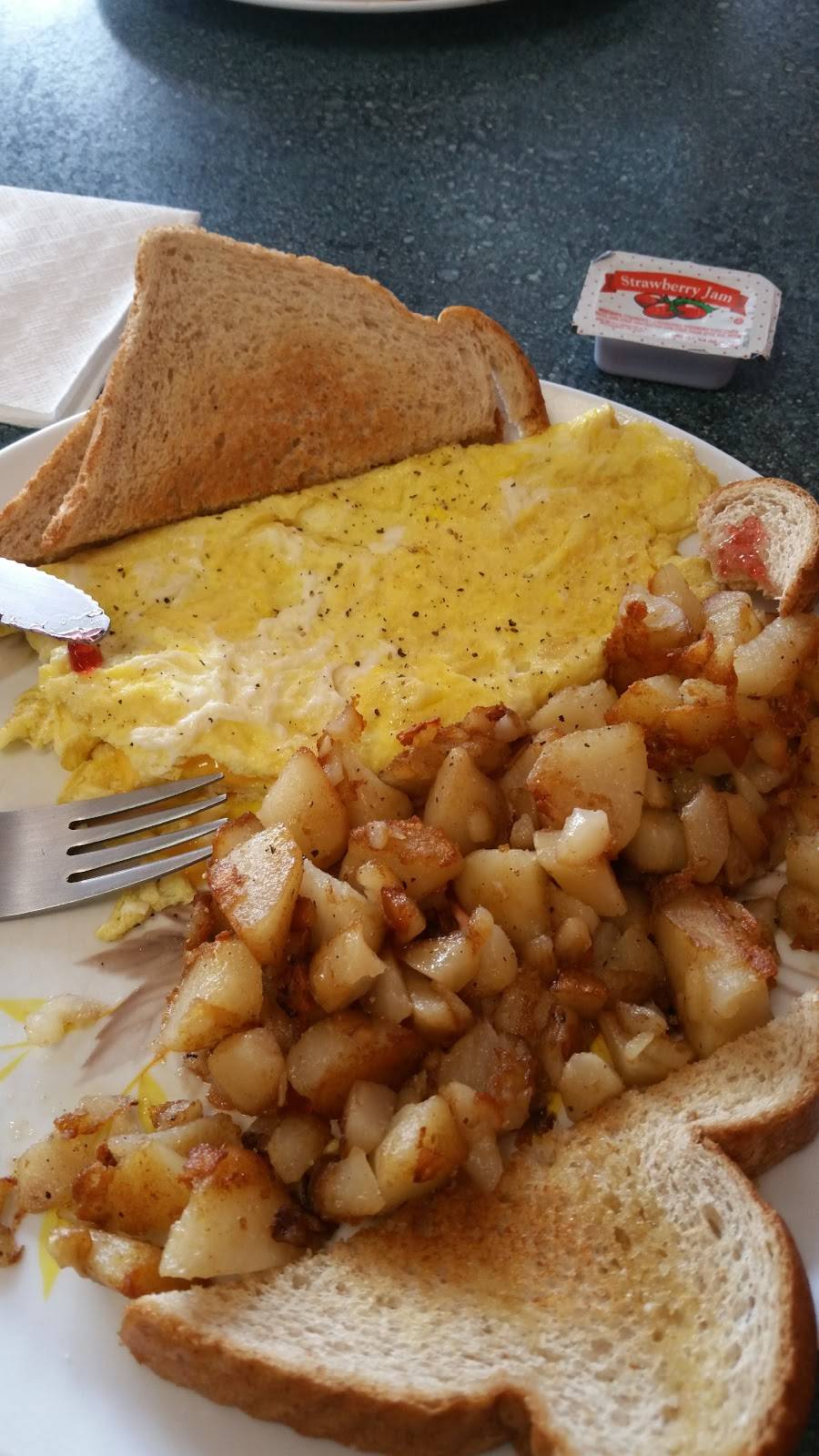 Elkes Diner | restaurant | 3310 Grand Central Ave, Vienna, WV 26105, USA | 3042955800 OR +1 304-295-5800