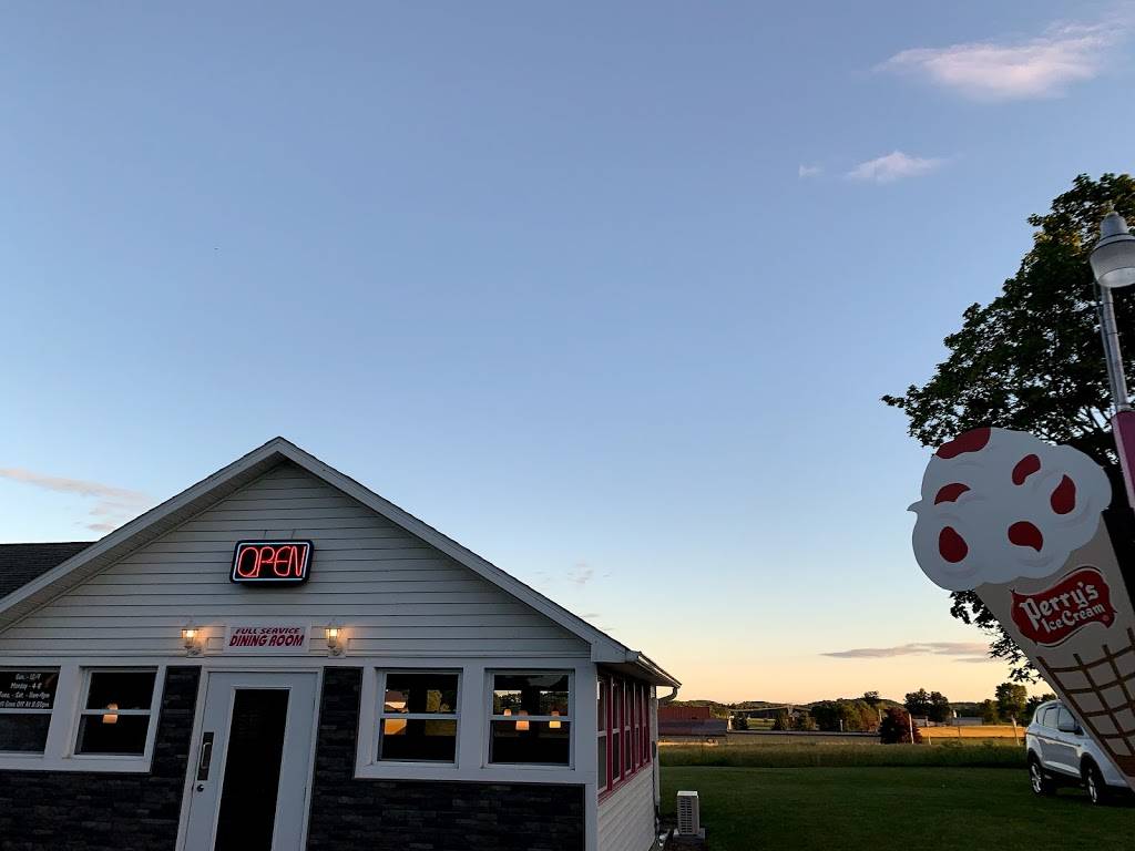 Happy Days Drive In | restaurant | 3022 NY-370, Meridian, NY 13113, USA | 3156262943 OR +1 315-626-2943