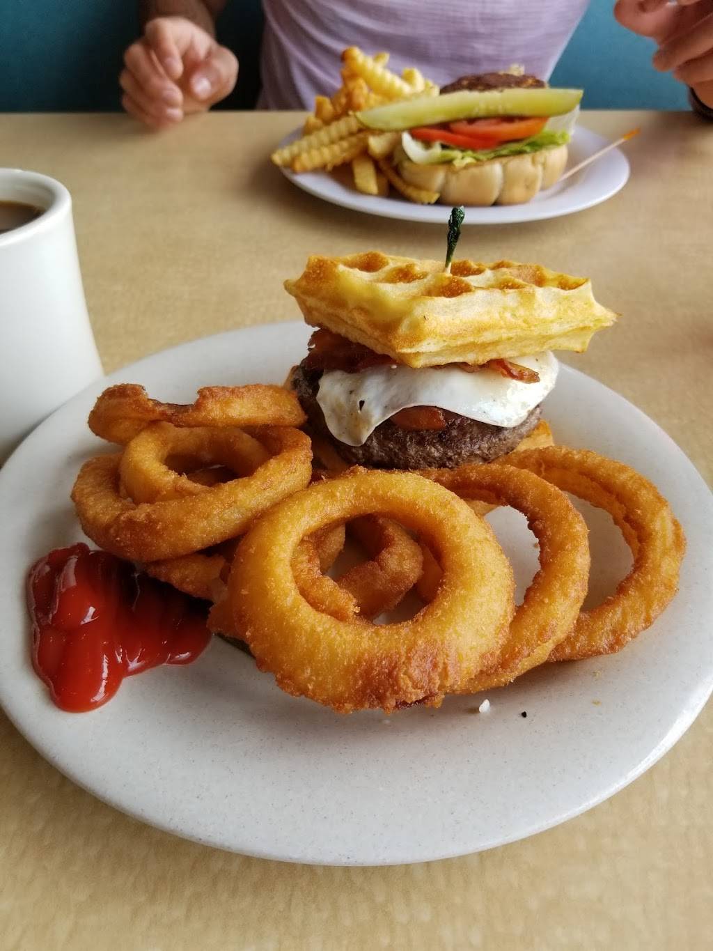 Sandfiddler Cafe | restaurant | 9561 Shore Dr, Norfolk, VA 23518, USA | 7572273484 OR +1 757-227-3484