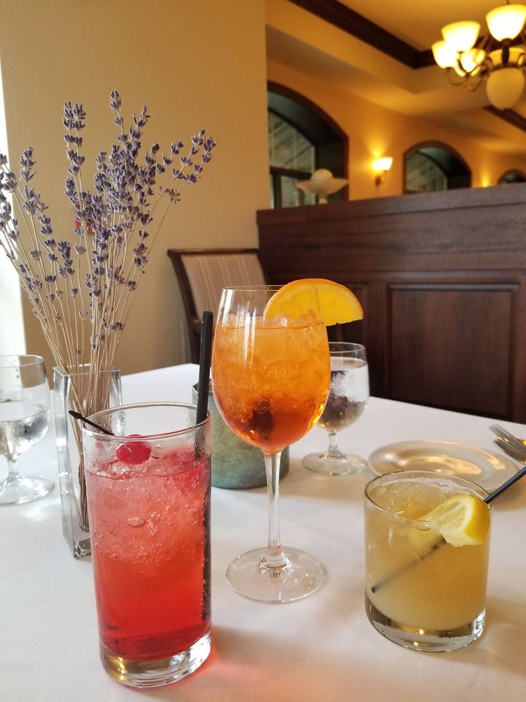 Lolas On the Lake | restaurant | 101 Osthoff Ave, Elkhart Lake, WI 53020, USA | 9208765840 OR +1 920-876-5840