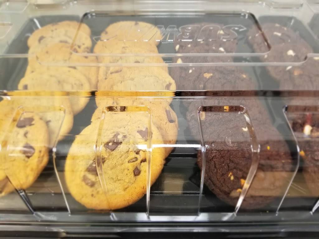 Subway | restaurant | 357 Bath Rd Shell Gas/Macs Convenience Store, Kingston, ON K7M 2X6, Canada | 6135445028 OR +1 613-544-5028