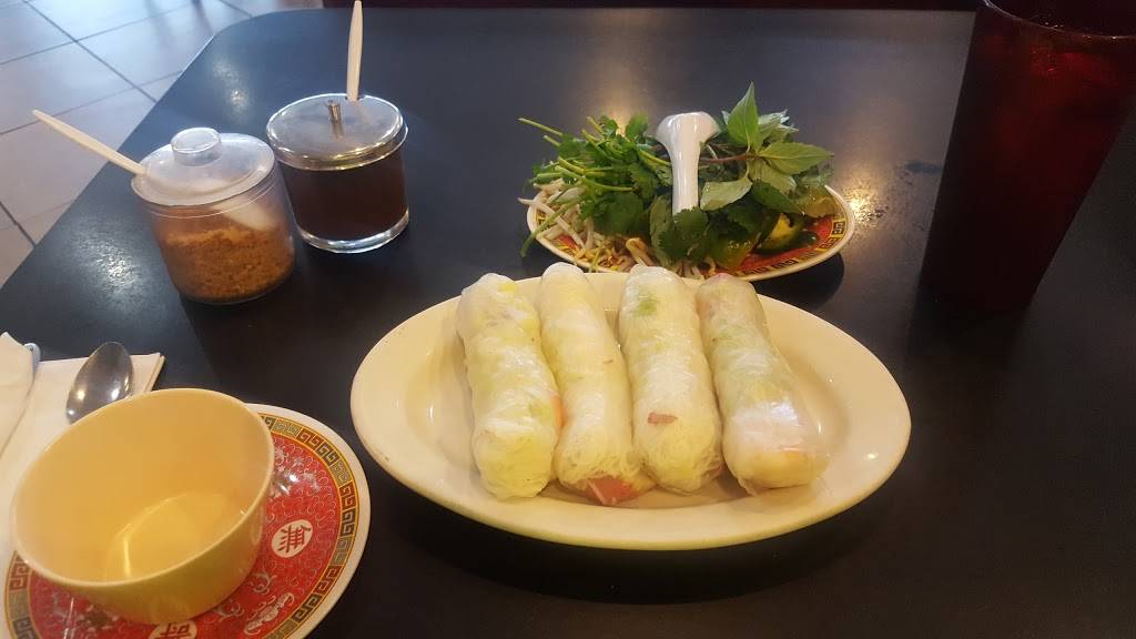Pho Cong | restaurant | 300 W Bitters Rd, San Antonio, TX 78216, USA | 2104995572 OR +1 210-499-5572