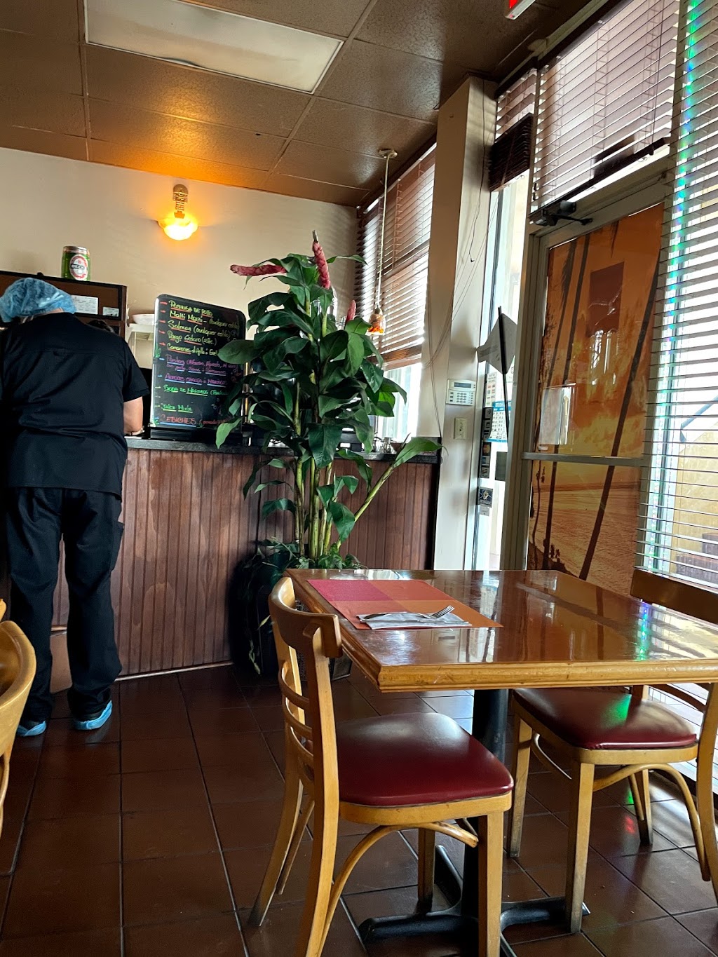 Cebiches Place | restaurant | 8342 SW 8th St, Miami, FL 33144, USA | 3052658711 OR +1 305-265-8711