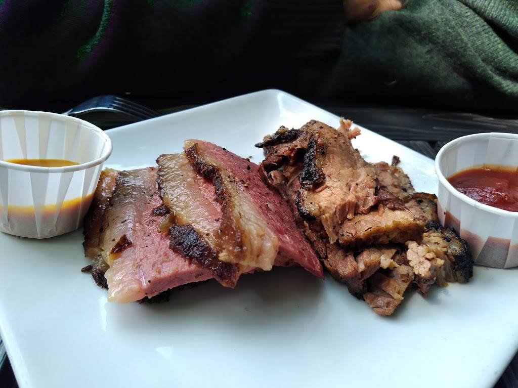 Greenwood Smokehouse BBQ | restaurant | 673 Danforth Ave, Toronto, ON M4J 1L3, Canada | 4164692270 OR +1 416-469-2270