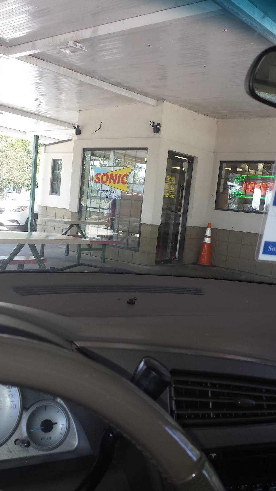 Sonic Drive-In | restaurant | 105 S N U.S. Hwy 52, Moncks Corner, SC 29461, USA | 8437615922 OR +1 843-761-5922