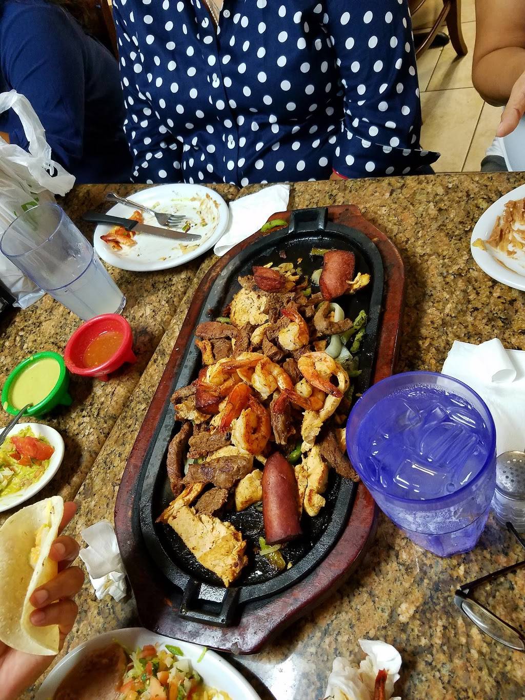 Ruchis Mexican Grill | restaurant | 3202 S Loop W, Houston, TX 77025, USA | 7136673131 OR +1 713-667-3131