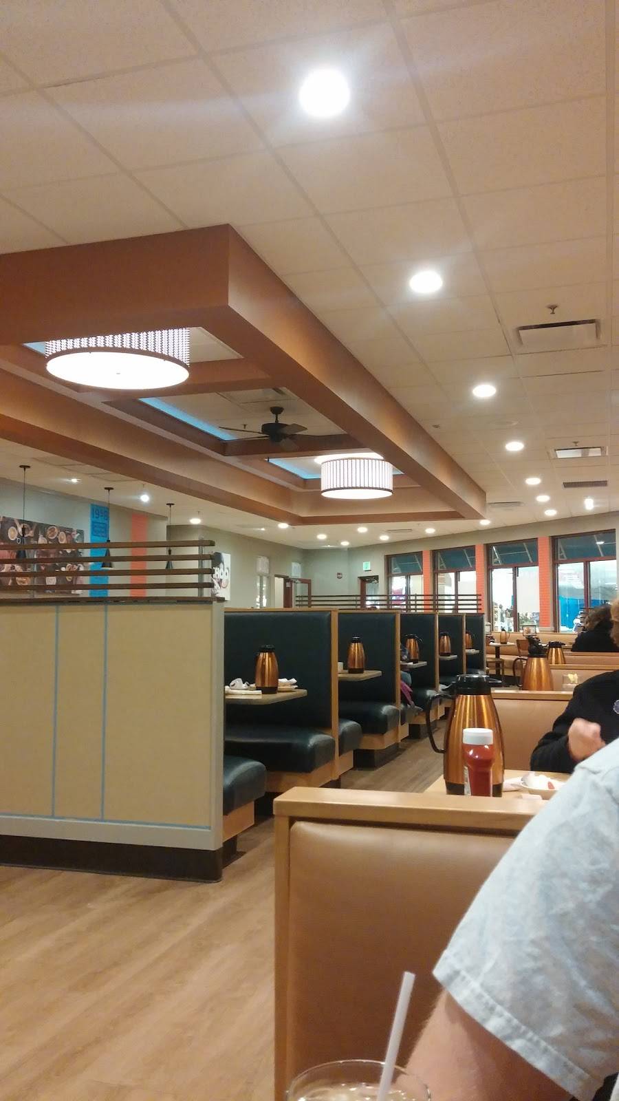 IHOP | bakery | 155 Dorset St, South Burlington, VT 05403, USA | 8026583303 OR +1 802-658-3303