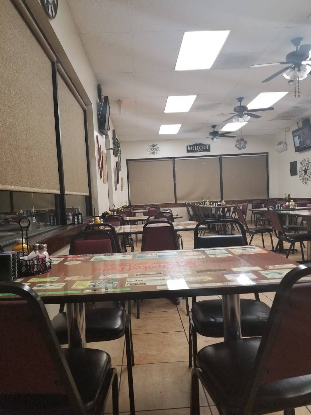 The Crooked Putter Restaurant | restaurant | 14260 W Meeker Blvd, Sun City West, AZ 85375, USA | 6235446090 OR +1 623-544-6090