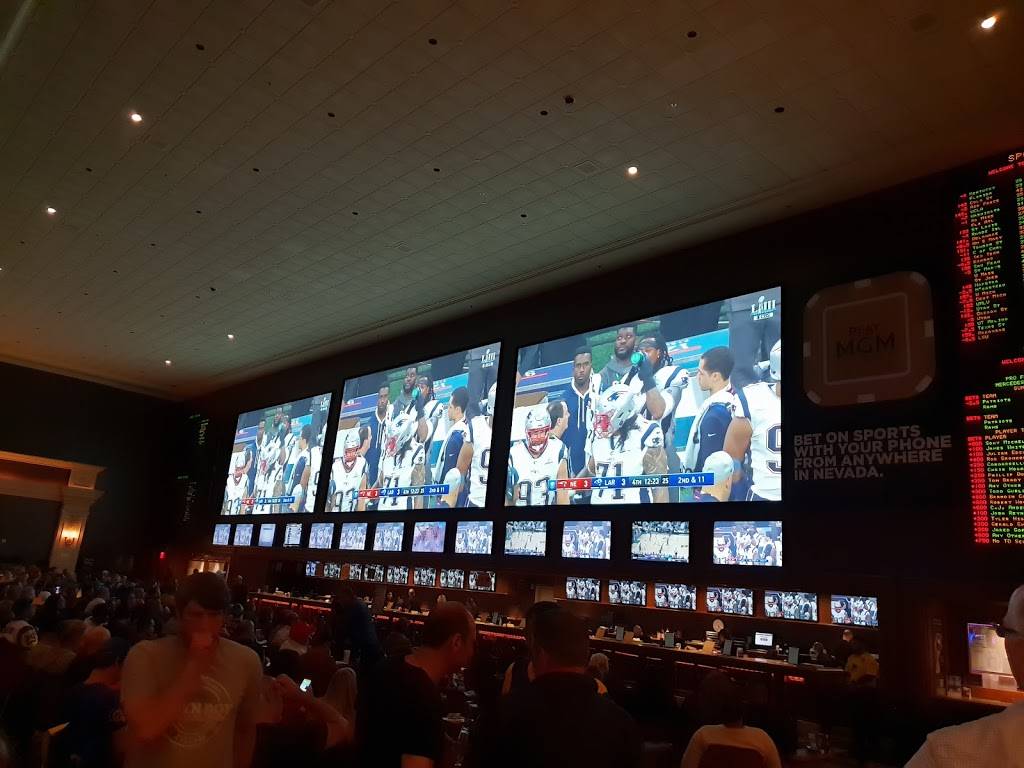 Sports Book Grill | restaurant | 3950 S Las Vegas Blvd, Las Vegas, NV 89119, USA | 7026327777 OR +1 702-632-7777