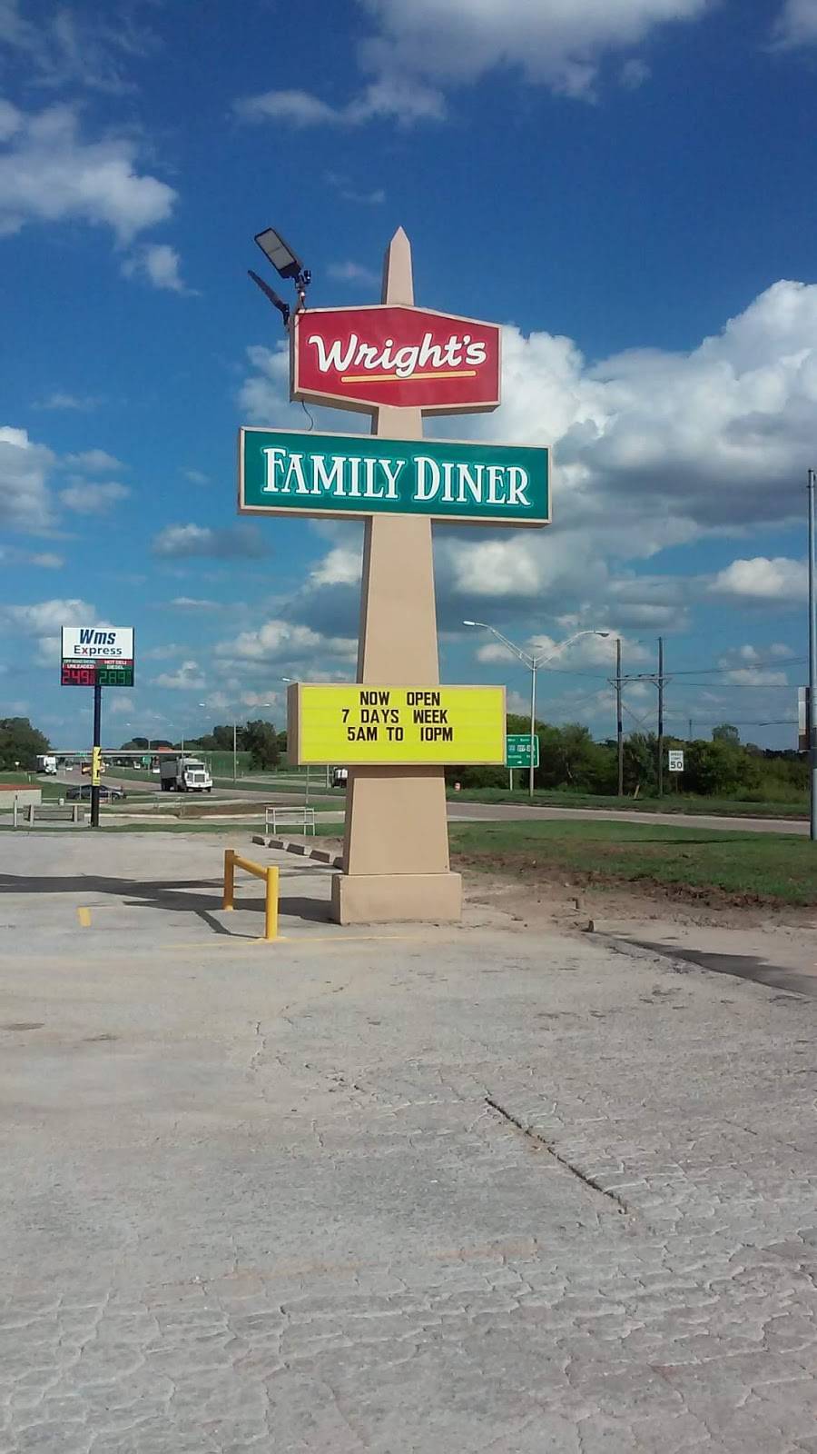 Wrights Family Diner | restaurant | 130 SE Lee Blvd, Lawton, OK 73501, USA | 5806992900 OR +1 580-699-2900