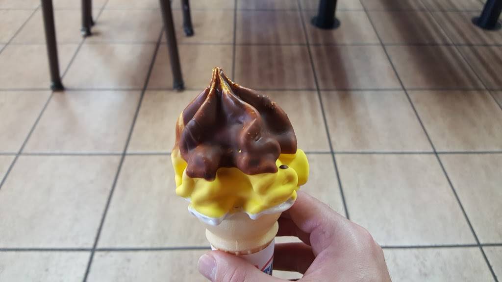 Wienerschnitzel | restaurant | 1246 University Ave, Riverside, CA 92507, USA | 9516847758 OR +1 951-684-7758