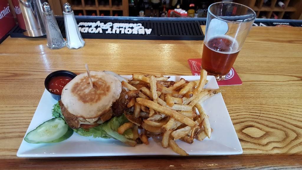 Lisa’s Crown & Hammer Restaurant & Pub | restaurant | 3 Depot Street, Collinsville, CT 06019, USA | 8606939199 OR +1 860-693-9199