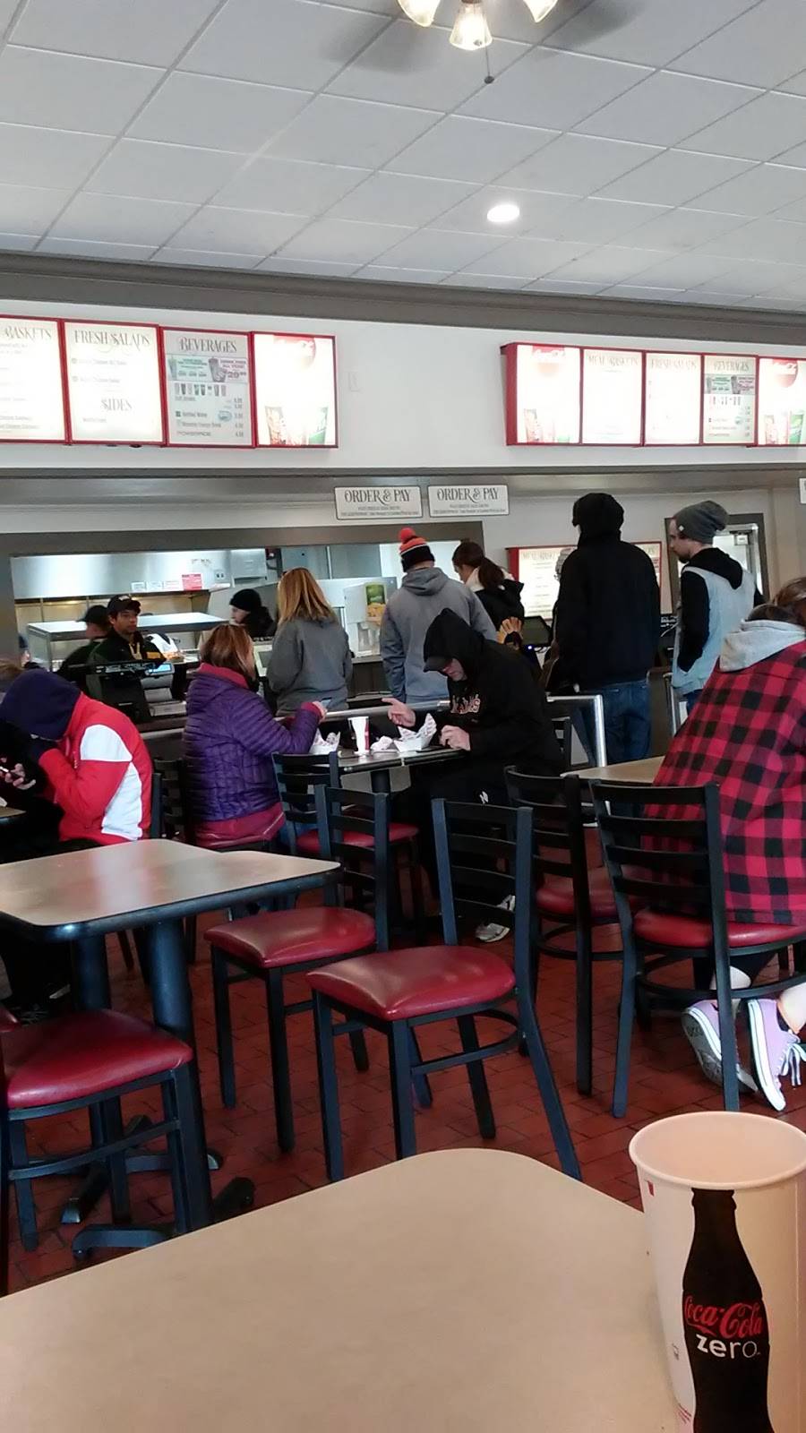 Frontier Inn | restaurant | Frontier Town Dr, Sandusky, OH 44870, USA | 4196272350 OR +1 419-627-2350