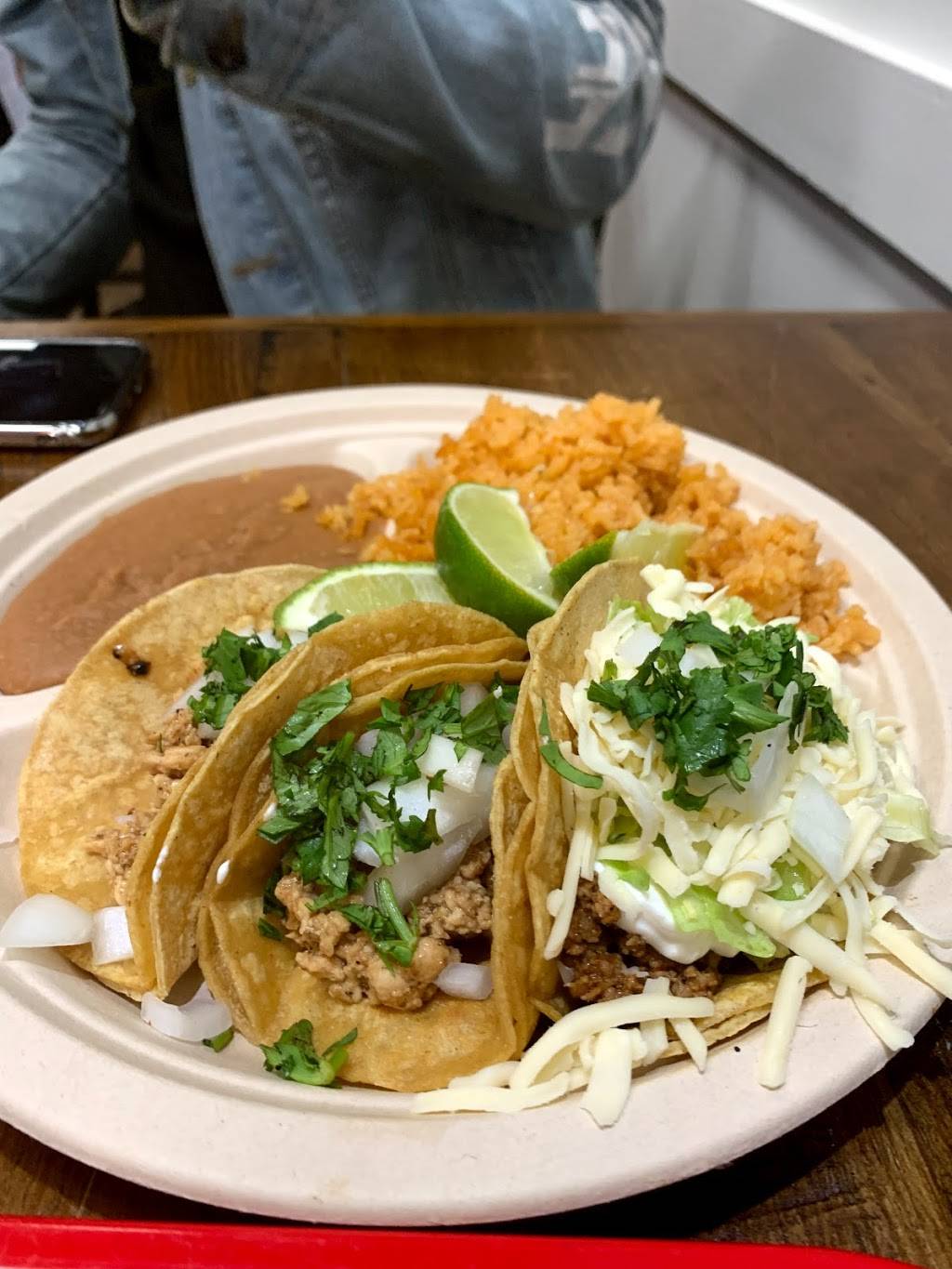 Chapos Tacos Troy | restaurant | 2008 W Big Beaver Rd, Troy, MI 48084, USA | 2483855994 OR +1 248-385-5994