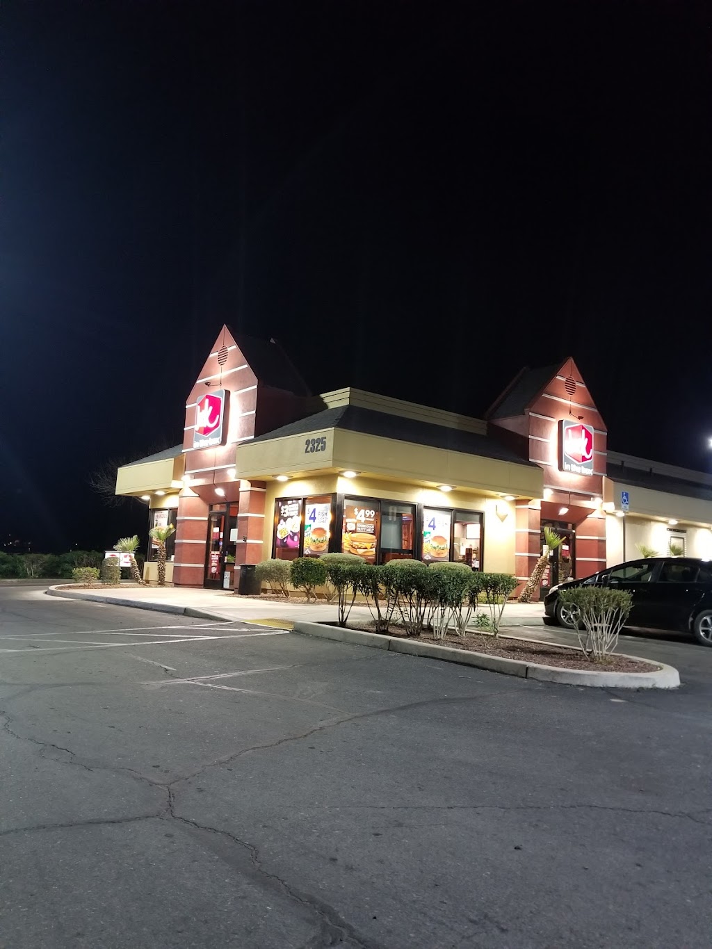 Jack in the Box | restaurant | 2678 W 16th St, Yuma, AZ 85364, USA | 9287826266 OR +1 928-782-6266