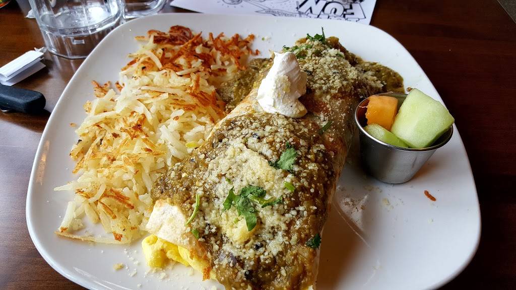 Colonial Cafe | restaurant | 1625 E Main St, St. Charles, IL 60174, USA | 6305844647 OR +1 630-584-4647