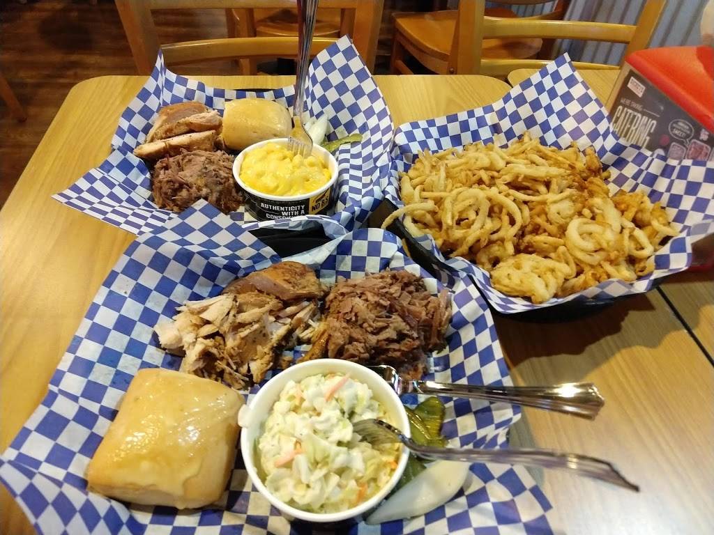 Dickeys Barbecue Pit | restaurant | 10551 E Garden Dr, Aurora, CO 80012, USA | 7203437518 OR +1 720-343-7518