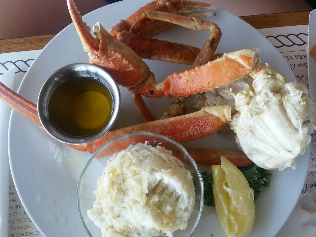 Billy’s Stone Crab | restaurant | 1 Collany Rd, Tierra Verde, FL 33715, USA | 7278662115 OR +1 727-866-2115