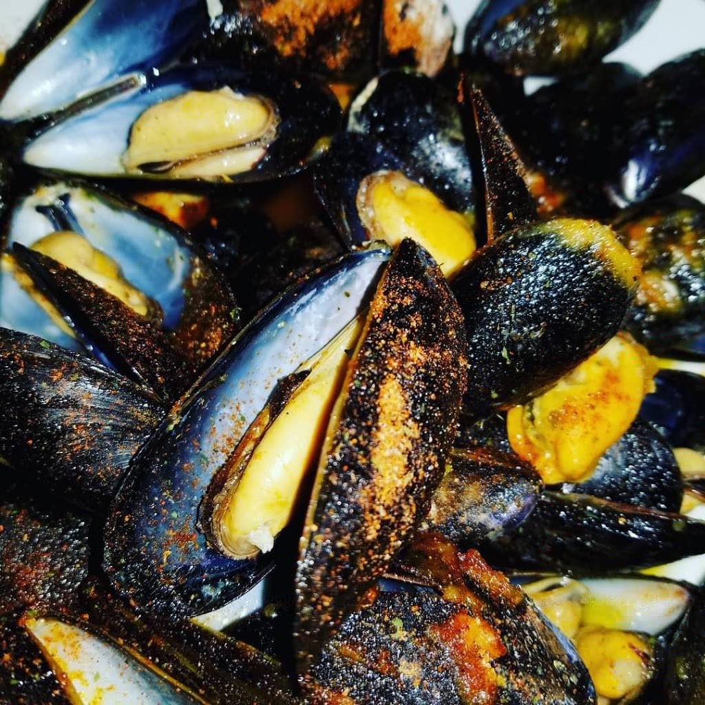 Crab House | restaurant | 5706 Germantown Ave, Philadelphia, PA 19144, USA | 2158445051 OR +1 215-844-5051