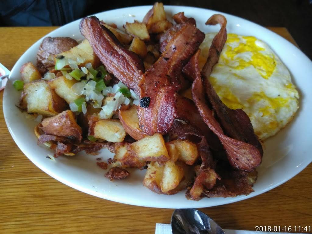 Tinas Place | restaurant | 2300 San Pablo Ave, Pinole, CA 94564, USA | 5109647546 OR +1 510-964-7546