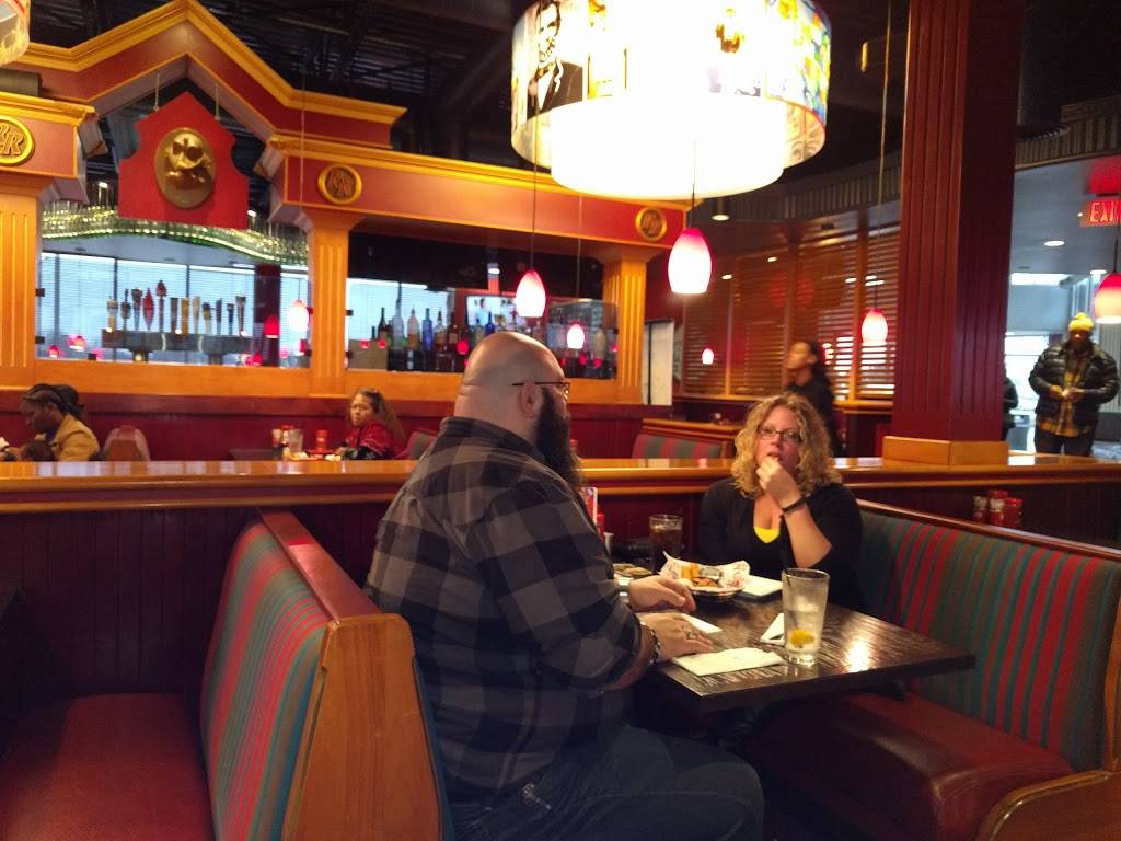 Red Robin Gourmet Burgers and Brews | restaurant | 32051 Gratiot Ave, Roseville, MI 48066, USA | 5862859993 OR +1 586-285-9993