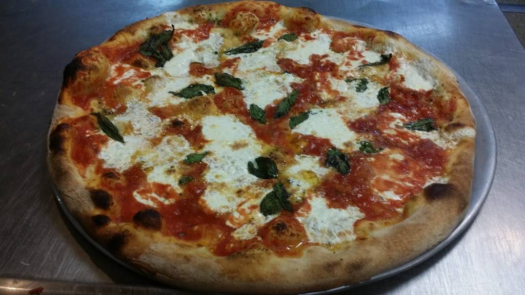 Tanos Pizzeria | restaurant | 372 Kelley St, Manchester, NH 03102, USA | 6036228200 OR +1 603-622-8200