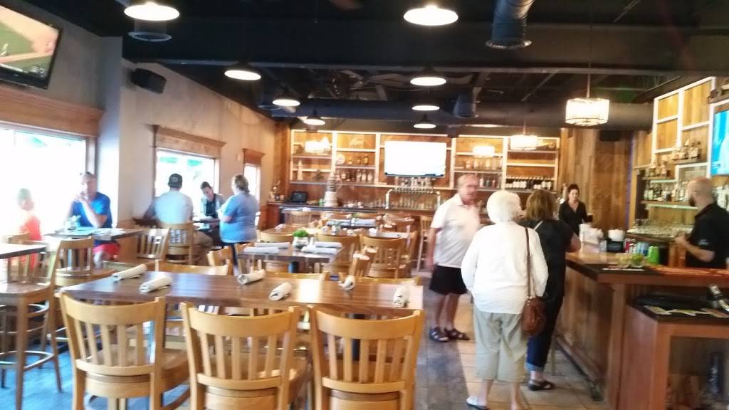 Breakwater | restaurant | 6308 Metropolitan Ln, Monona, WI 53713, USA | 6084165388 OR +1 608-416-5388