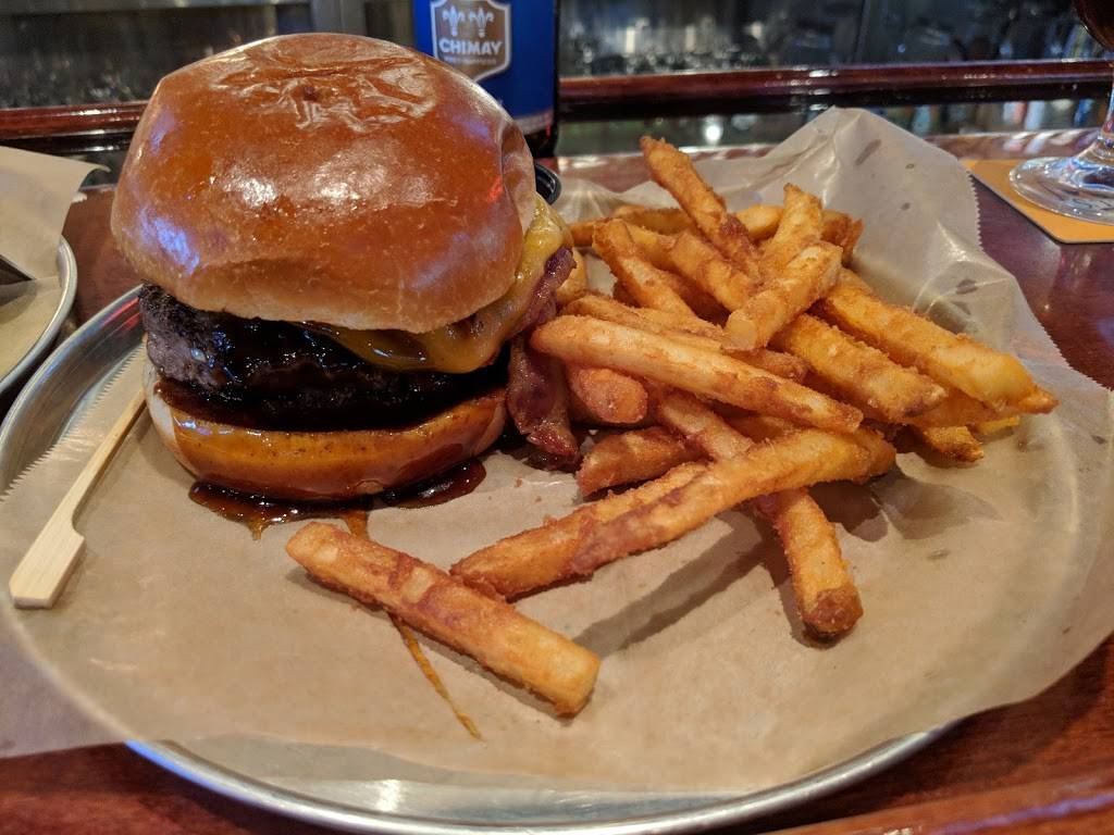 World of Beer | restaurant | 306 Hiawatha Blvd W, Syracuse, NY 13204, USA | 3154222330 OR +1 315-422-2330