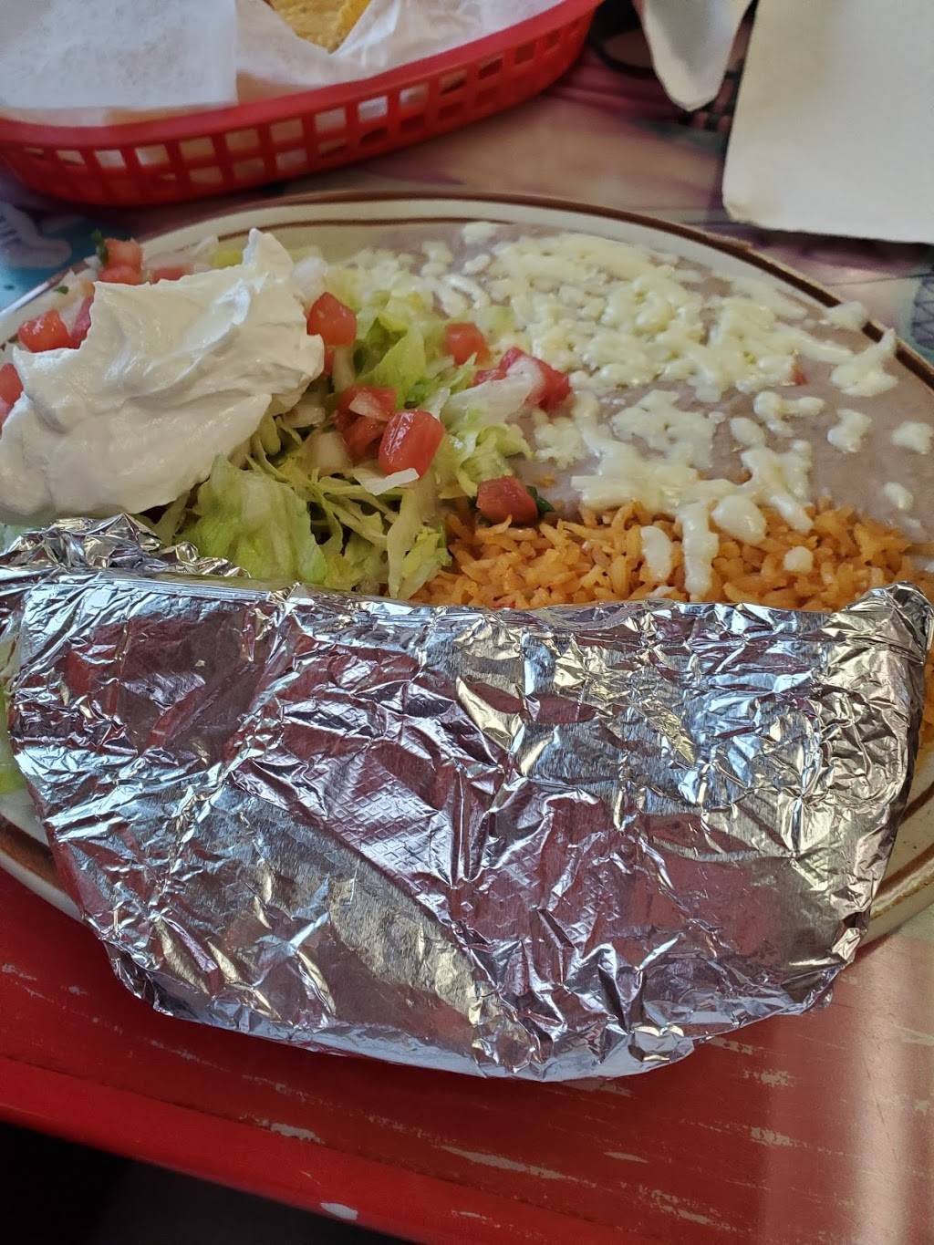 Las Flores | restaurant | 125 E High St, Rockwell City, IA 50579, USA | 7122975008 OR +1 712-297-5008