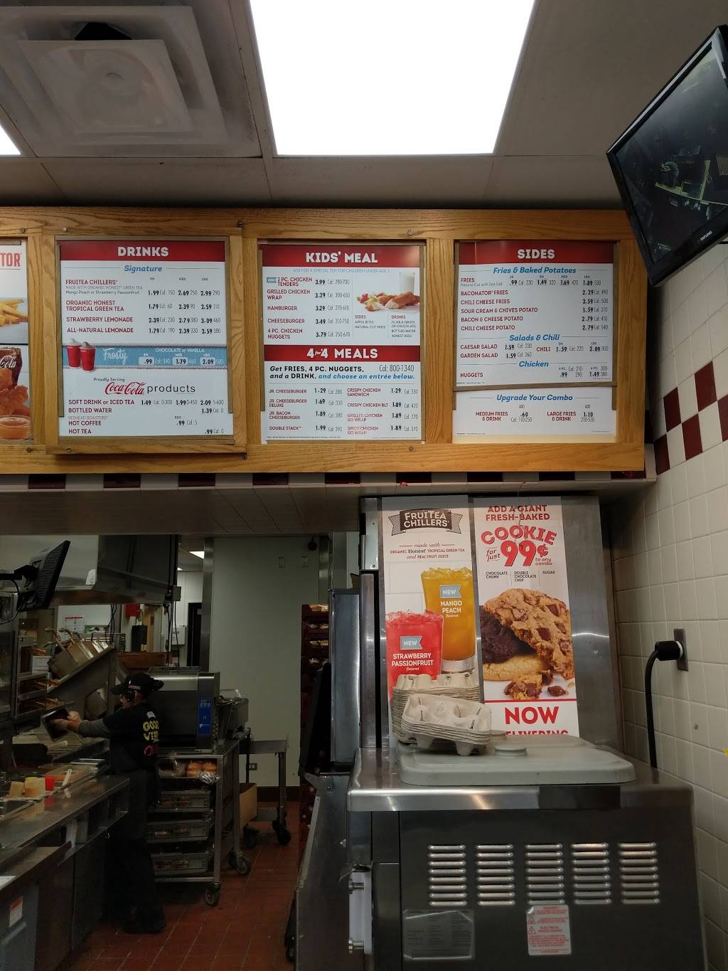 Wendys | restaurant | 396 S Bolingbrook Dr, Bolingbrook, IL 60440, USA | 6307838202 OR +1 630-783-8202