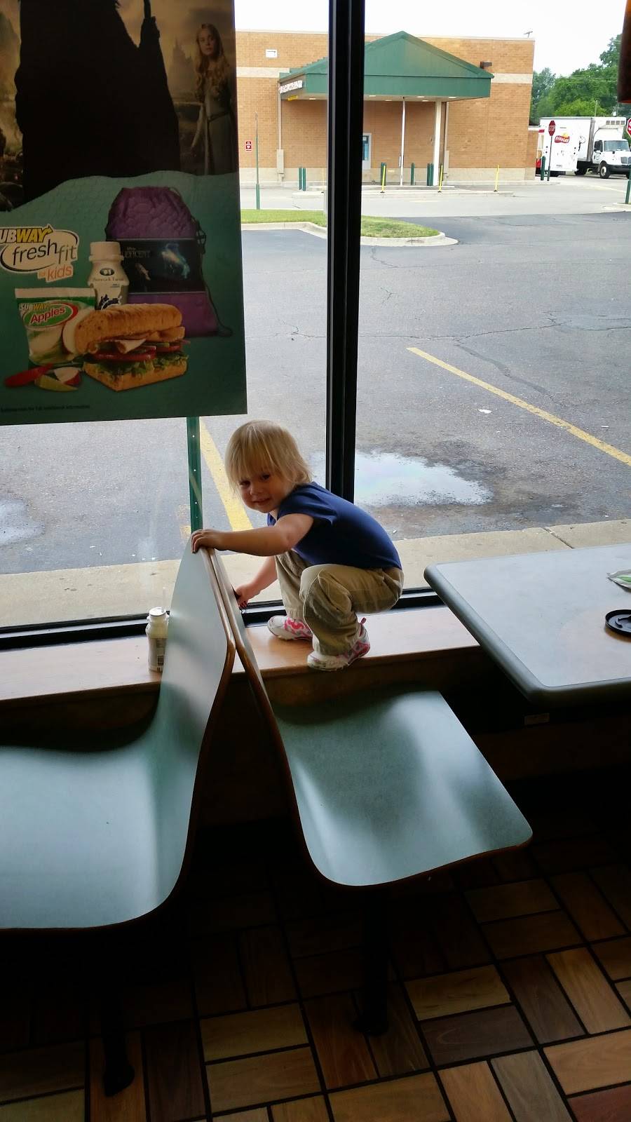 Subway | restaurant | 4335 E Lake Michigan Dr NW, Grand Rapids, MI 49534, USA | 6164537821 OR +1 616-453-7821