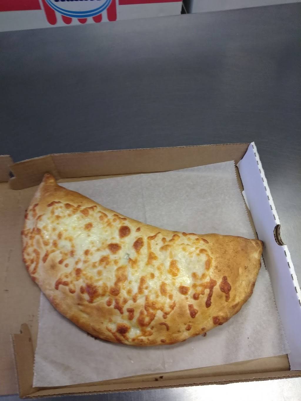 La Famiglia Pizza & Grill | restaurant | 6832 Bustleton Ave, Philadelphia, PA 19149, USA | 2153388440 OR +1 215-338-8440