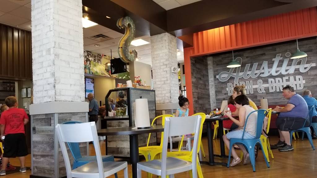 Schlotzskys Austin Eatery | bakery | 10205 S Memorial Dr, Tulsa, OK 74133, USA | 9183694801 OR +1 918-369-4801