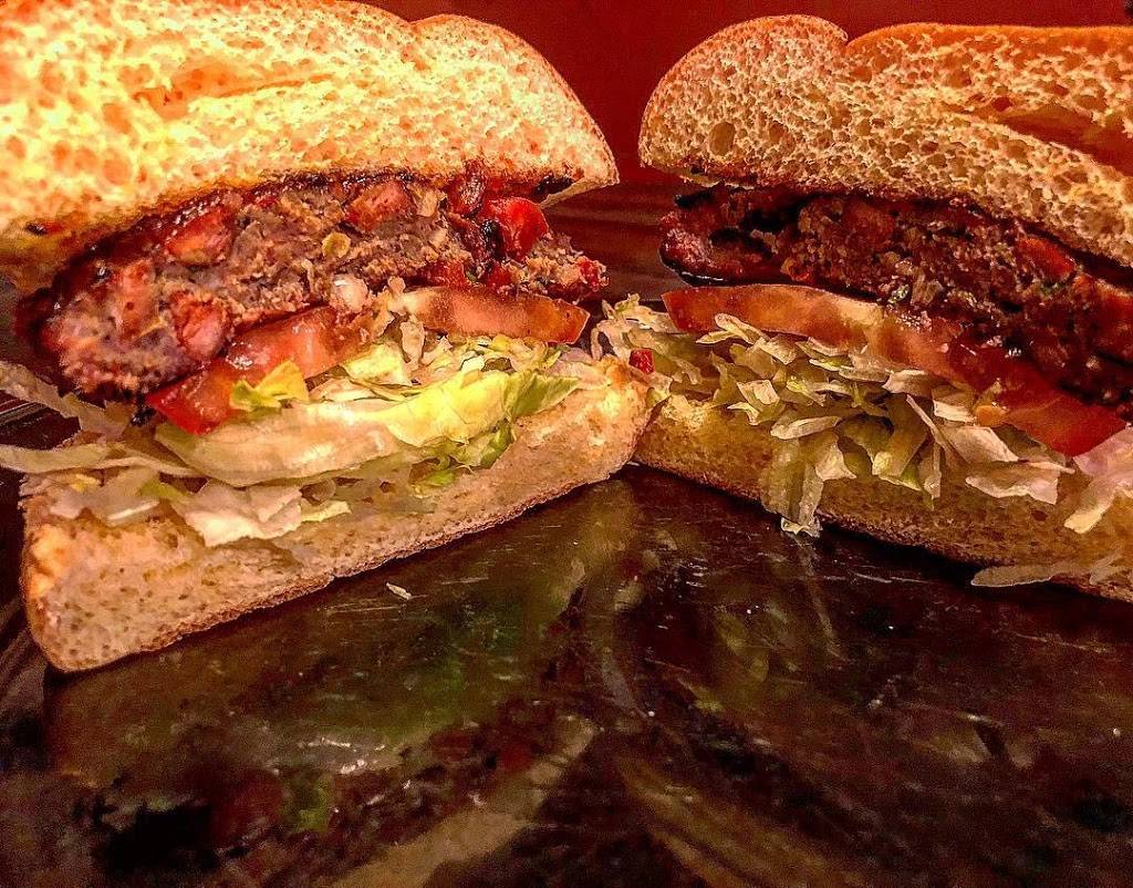 All About The Burgers | restaurant | 1464 Madera Rd E, Simi Valley, CA 93065, USA | 8058649348 OR +1 805-864-9348