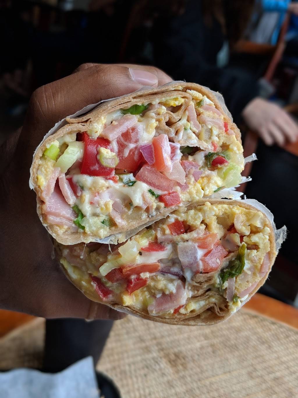 Azao Restaurant | cafe | 40 W Montauk Hwy, Hampton Bays, NY 11946, USA | 6317282608 OR +1 631-728-2608