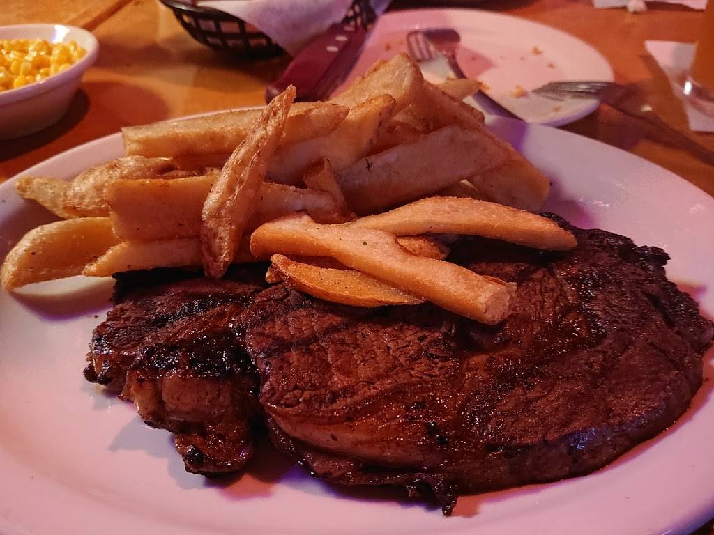 Texas Roadhouse | restaurant | 925 N Belt Hwy, St Joseph, MO 64506, USA | 8166762333 OR +1 816-676-2333