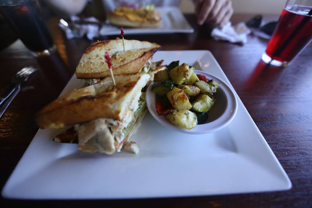 Malaineys Grill & One Hell of an Irish Bar | restaurant | 168 N Marina Dr, Long Beach, CA 90803, USA | 5625989431 OR +1 562-598-9431