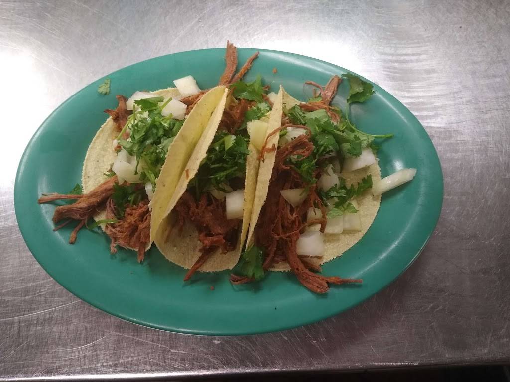 Mama Tios | restaurant | 1111 Main St, Kansas City, MO 64106, USA | 8162210589 OR +1 816-221-0589